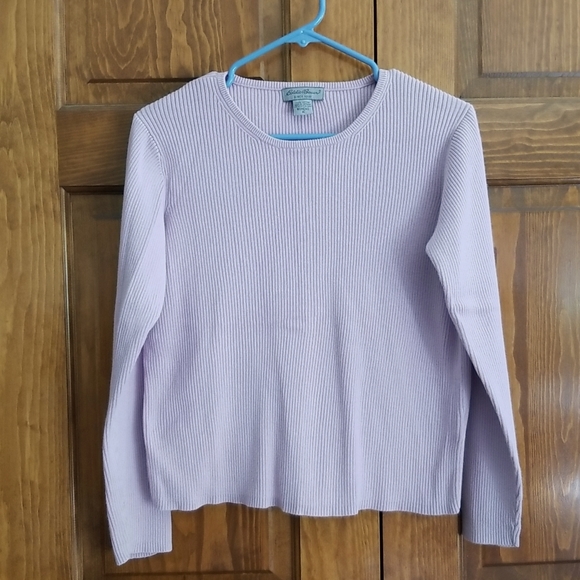 Eddie Bauer top. - Picture 1 of 3
